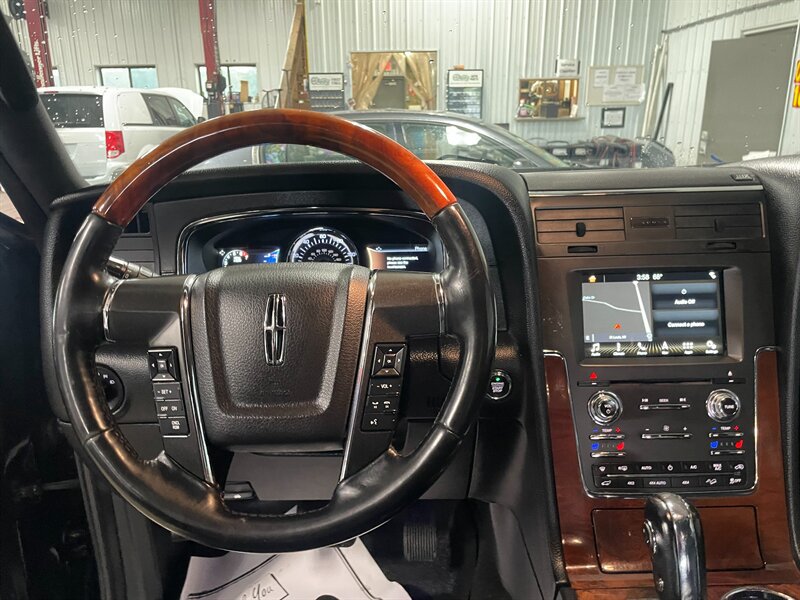 Used 2017 Lincoln Navigator L Select AWD/4WD image 8