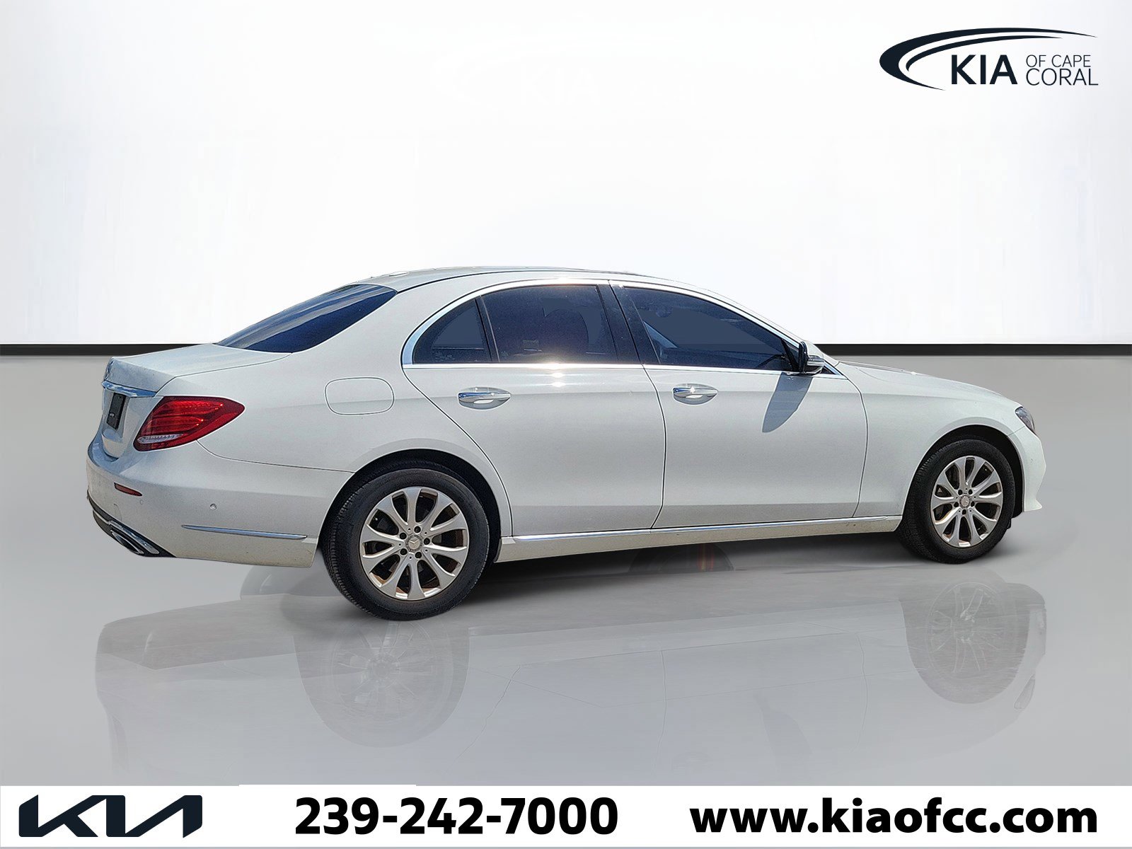 Used 2017 Mercedes-Benz E 300 image 2