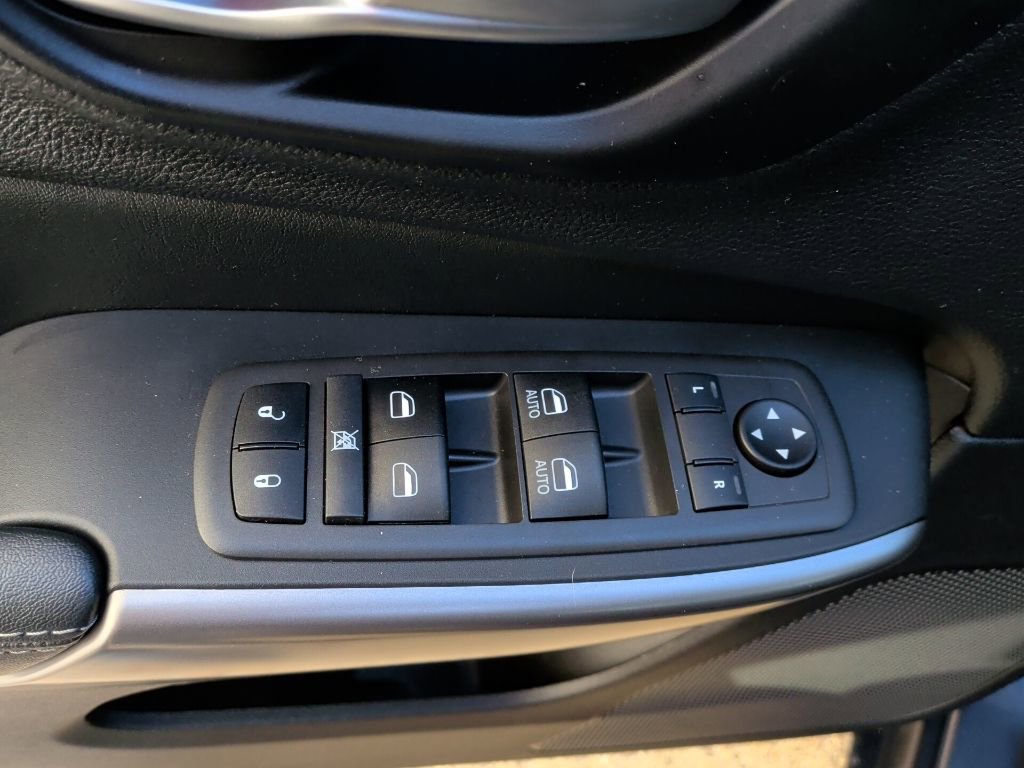 Used 2021 Jeep Cherokee Latitude Lux image 15