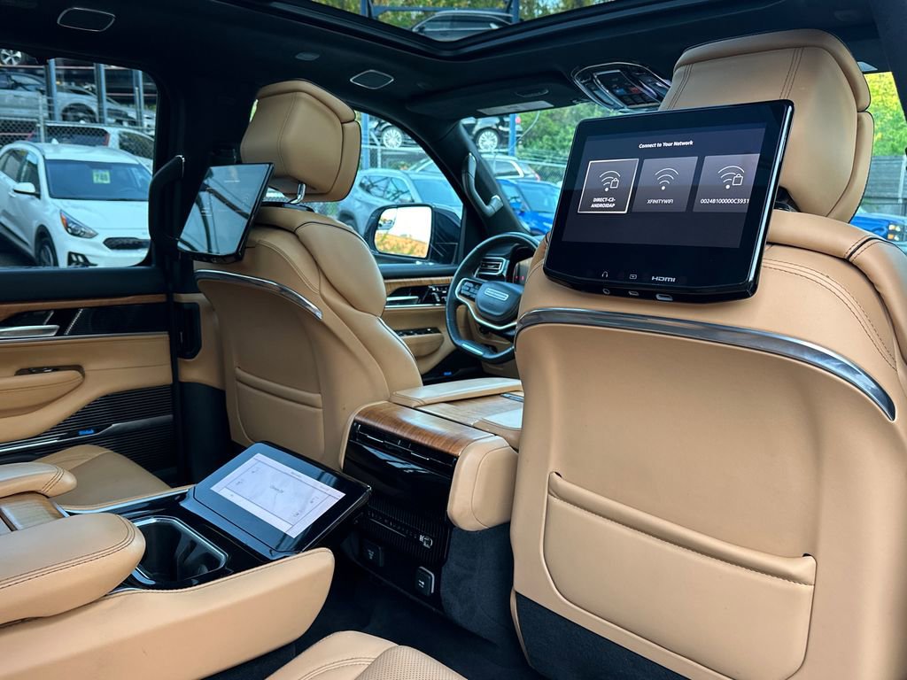 Used 2023 Jeep Grand Wagoneer L Series III w/ Rear Seat Video Group 1 AWD/4WD image 18