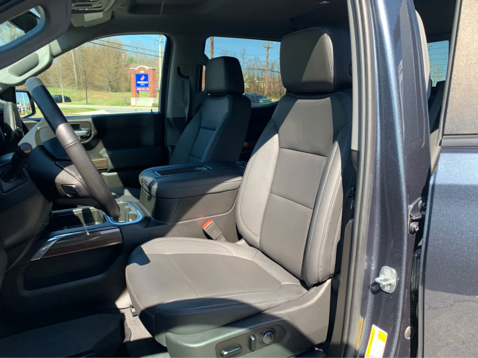 Used 2021 Chevrolet Silverado 1500 LT Trail Boss w/ Convenience Package II image 11