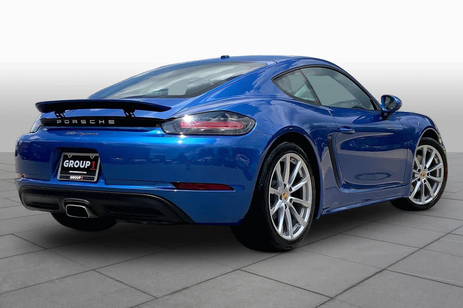 Used 2018 Porsche 718 Cayman RWD image 11