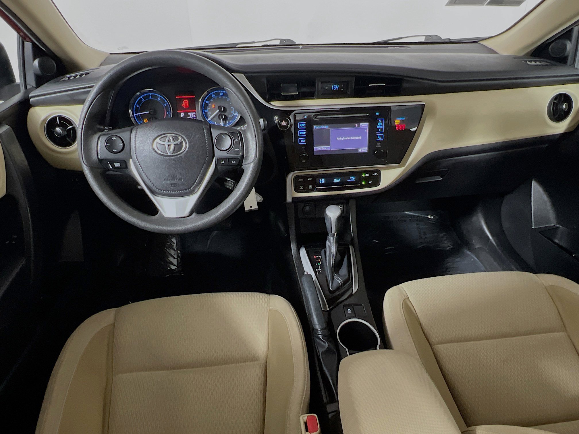 Used 2018 Toyota Corolla LE image 28