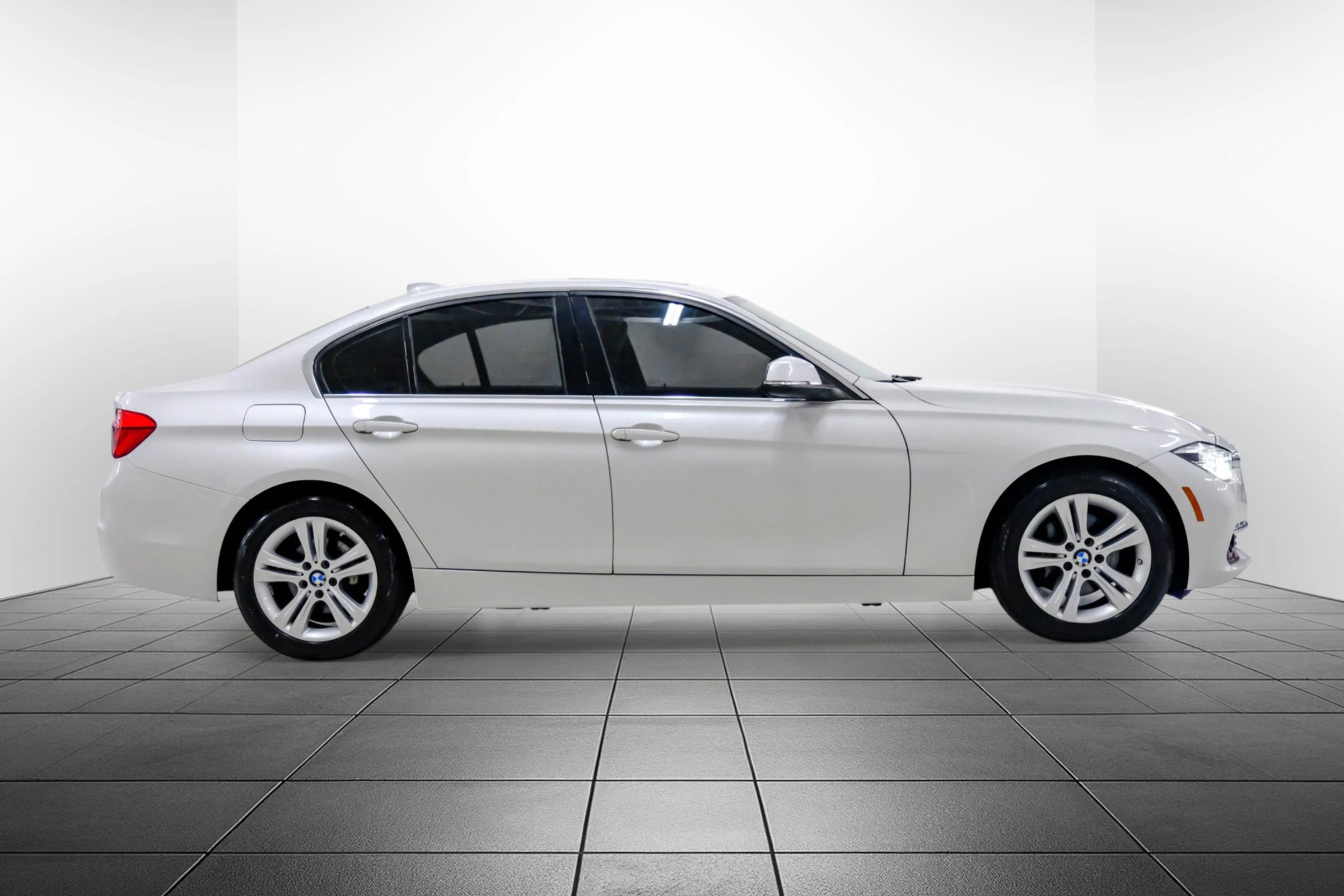 Used 2016 BMW 328i xDrive Sedan image 8