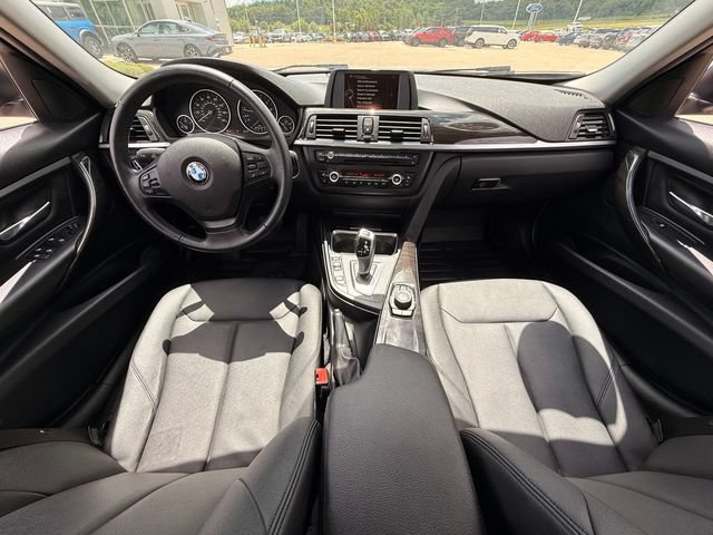 Used 2015 BMW 320i xDrive Sedan AWD/4WD image 7