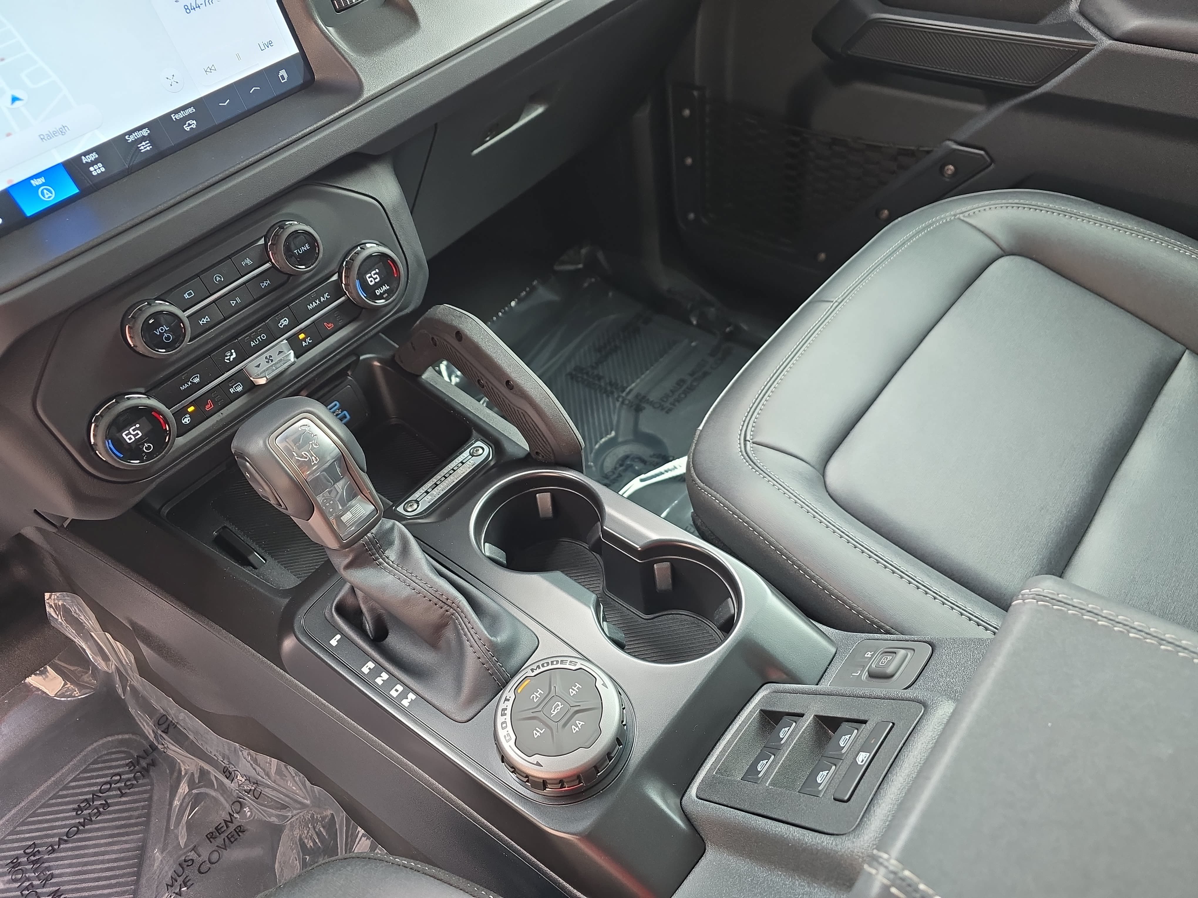 Used 2025 Ford Bronco Badlands AWD/4WD image 24