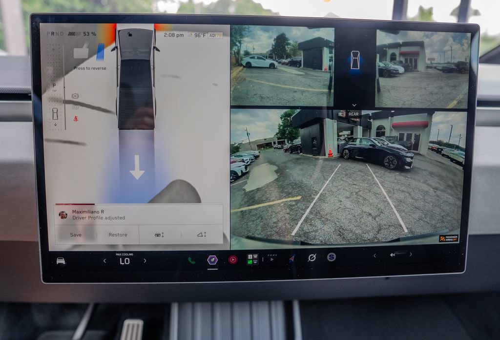 Used 2025 Tesla Cybertruck AWD Crew Cab image 10