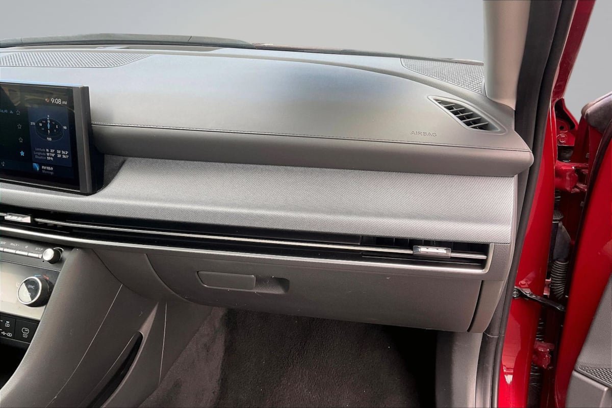 Used 2025 Hyundai Sonata SEL FWD image 17