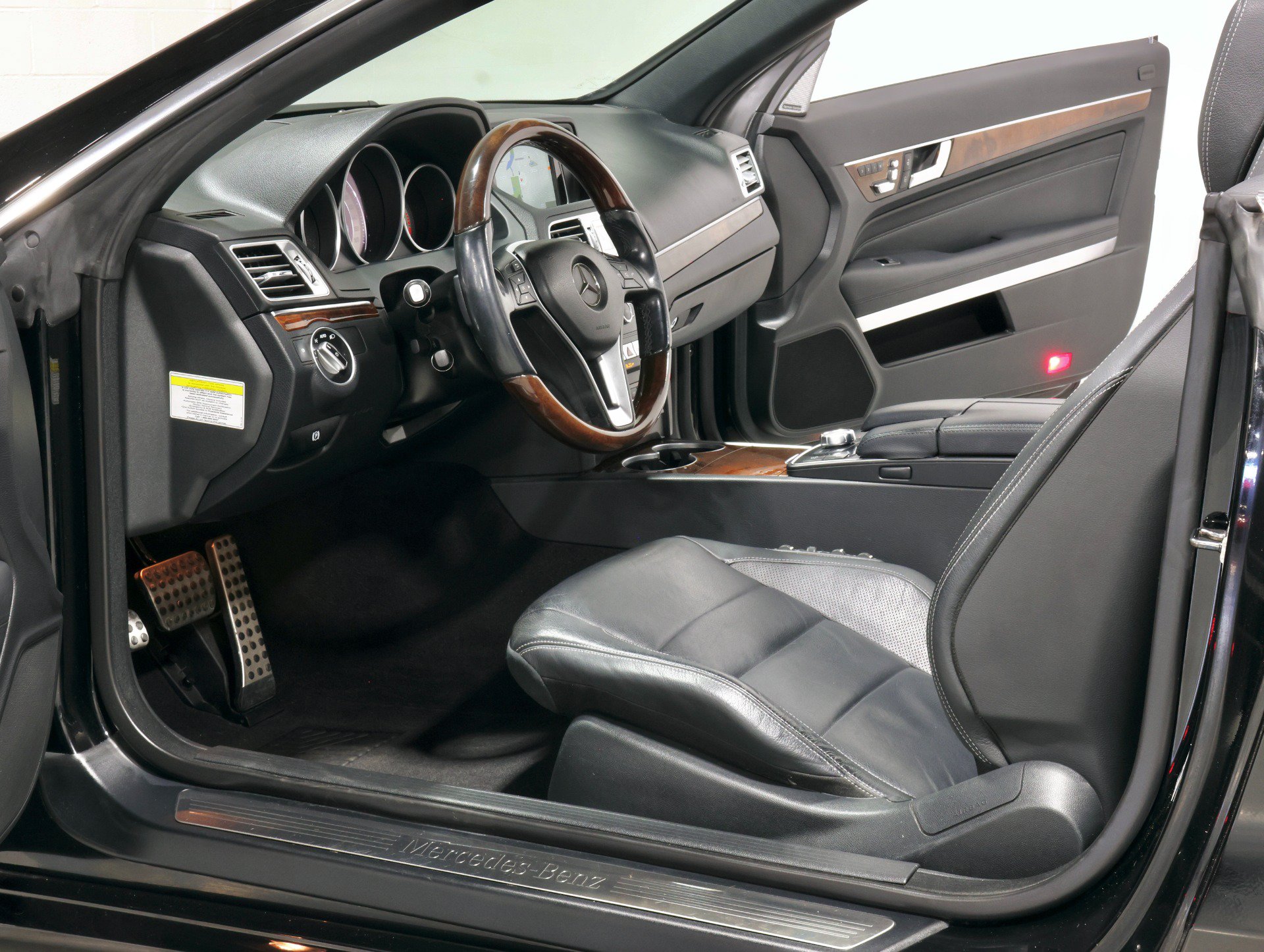 Used 2014 Mercedes-Benz E 550 Cabriolet image 11
