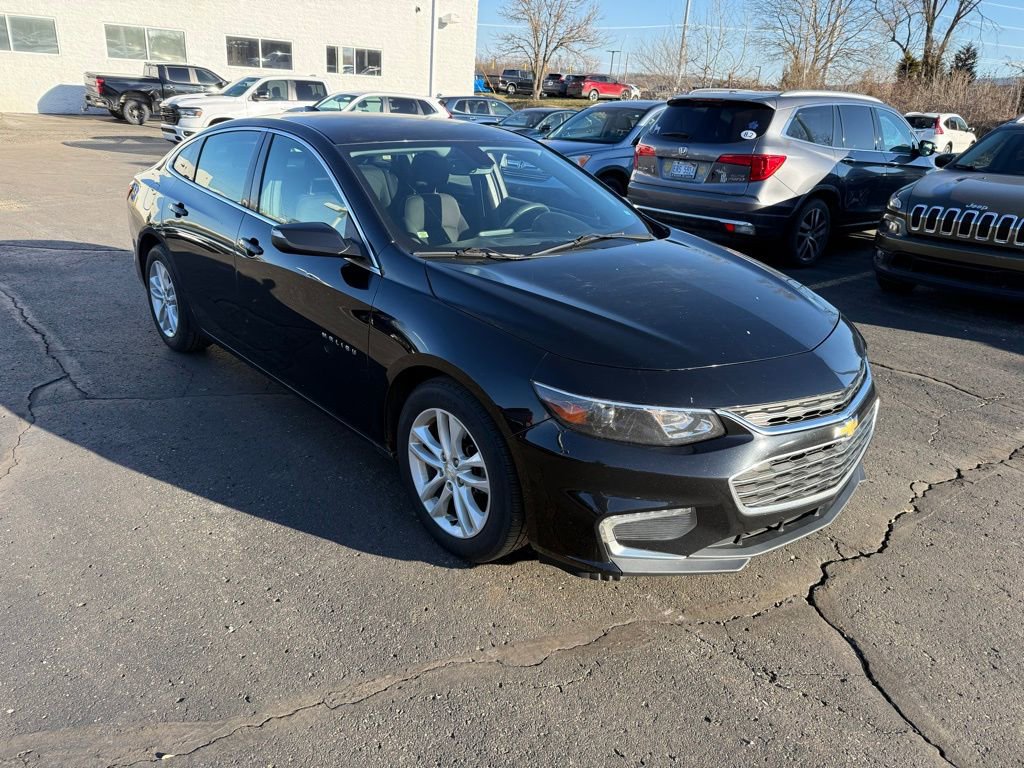 Used 2017 Chevrolet Malibu LT image 4