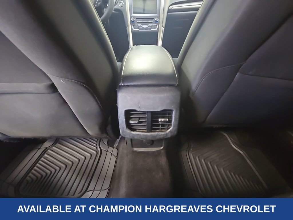 Used 2017 Ford Fusion SE w/ Fusion SE Technology Package FWD image 29