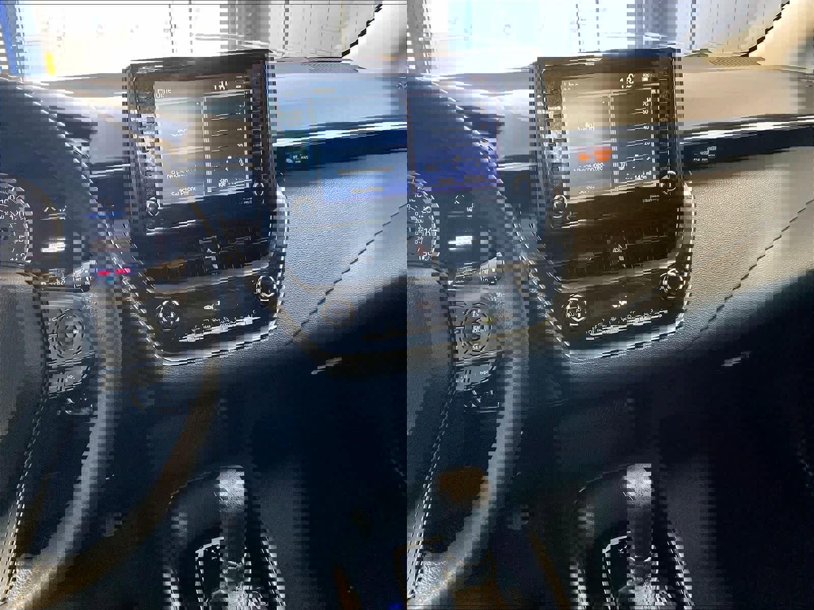 Used 2022 Toyota Corolla LE FWD image 18