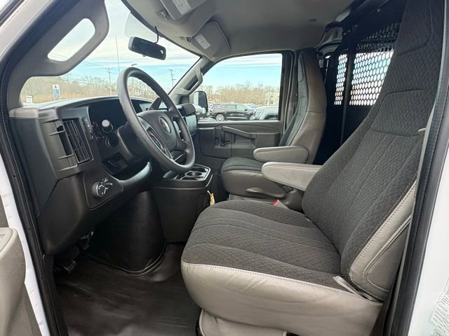 Used 2024 Chevrolet Express 2500 w/ Driver Convenience Package image 20