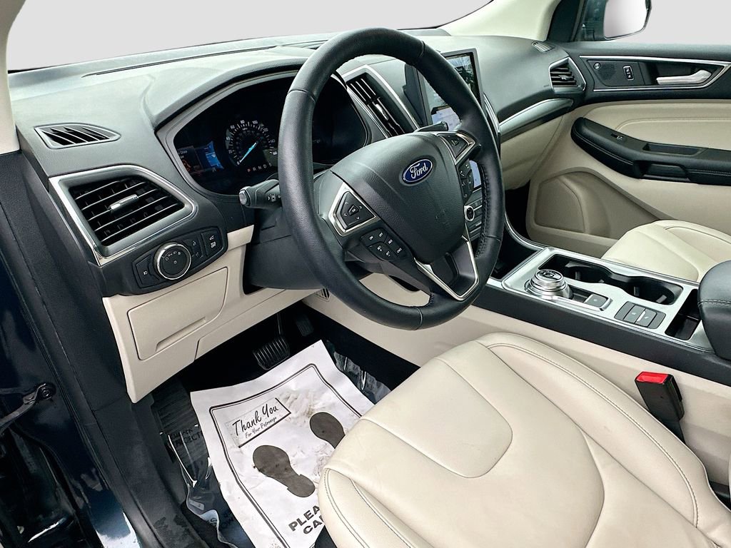 Used 2022 Ford Edge Titanium image 9