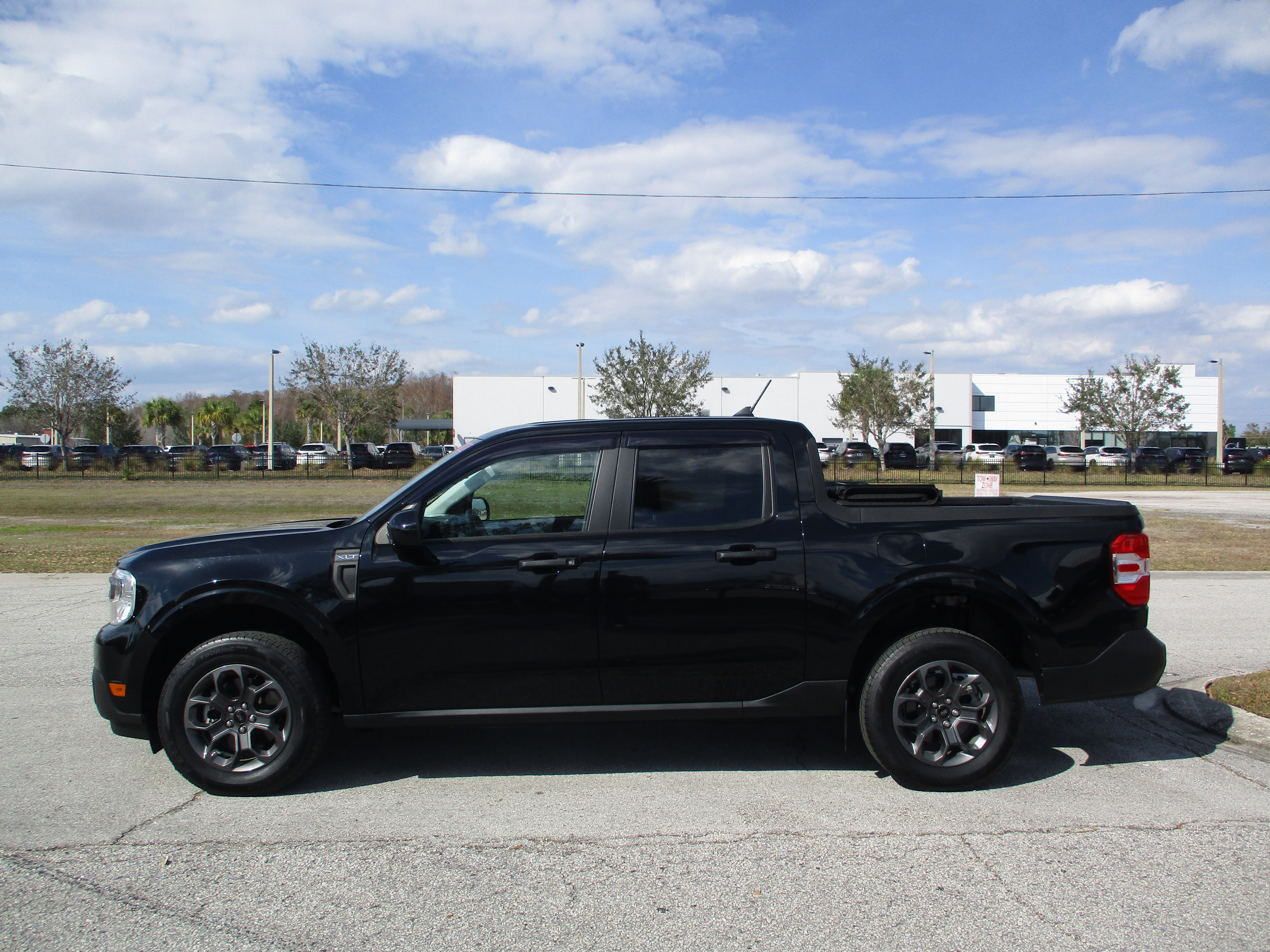 Certified 2024 Ford Maverick XLT w/ XLT Luxury Package image 4