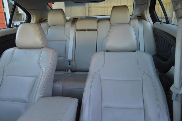 Used 2011 Ford Taurus SEL w/ 201A Rapid Spec Order Code image 16