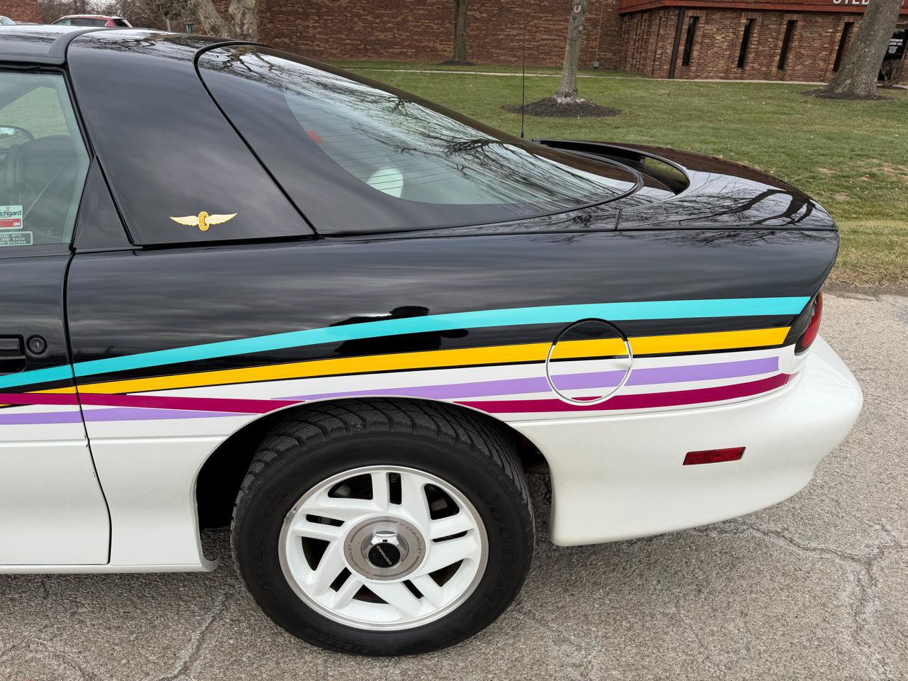 Used 1993 Chevrolet Camaro Z28 RWD image 17