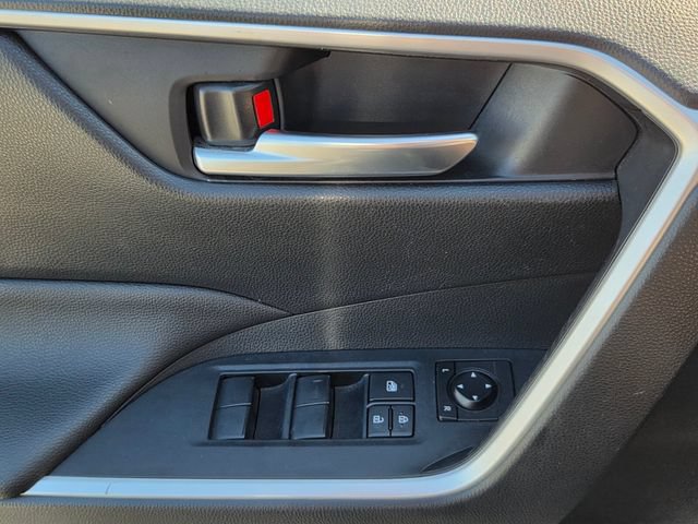 Used 2019 Toyota RAV4 XLE w/ Carpet Mat Package AWD/4WD image 28