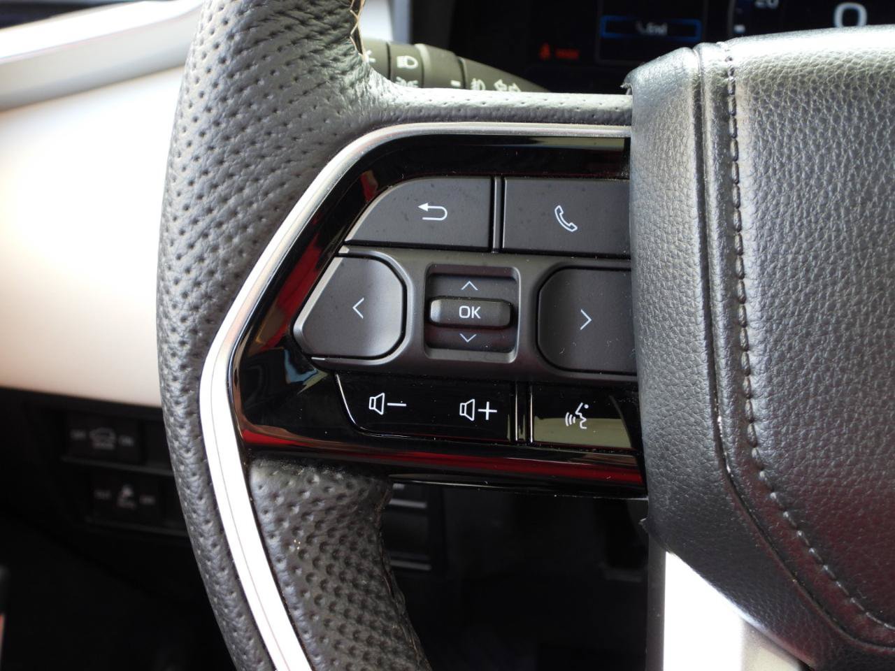 Used 2023 Toyota Sequoia Capstone AWD/4WD image 94