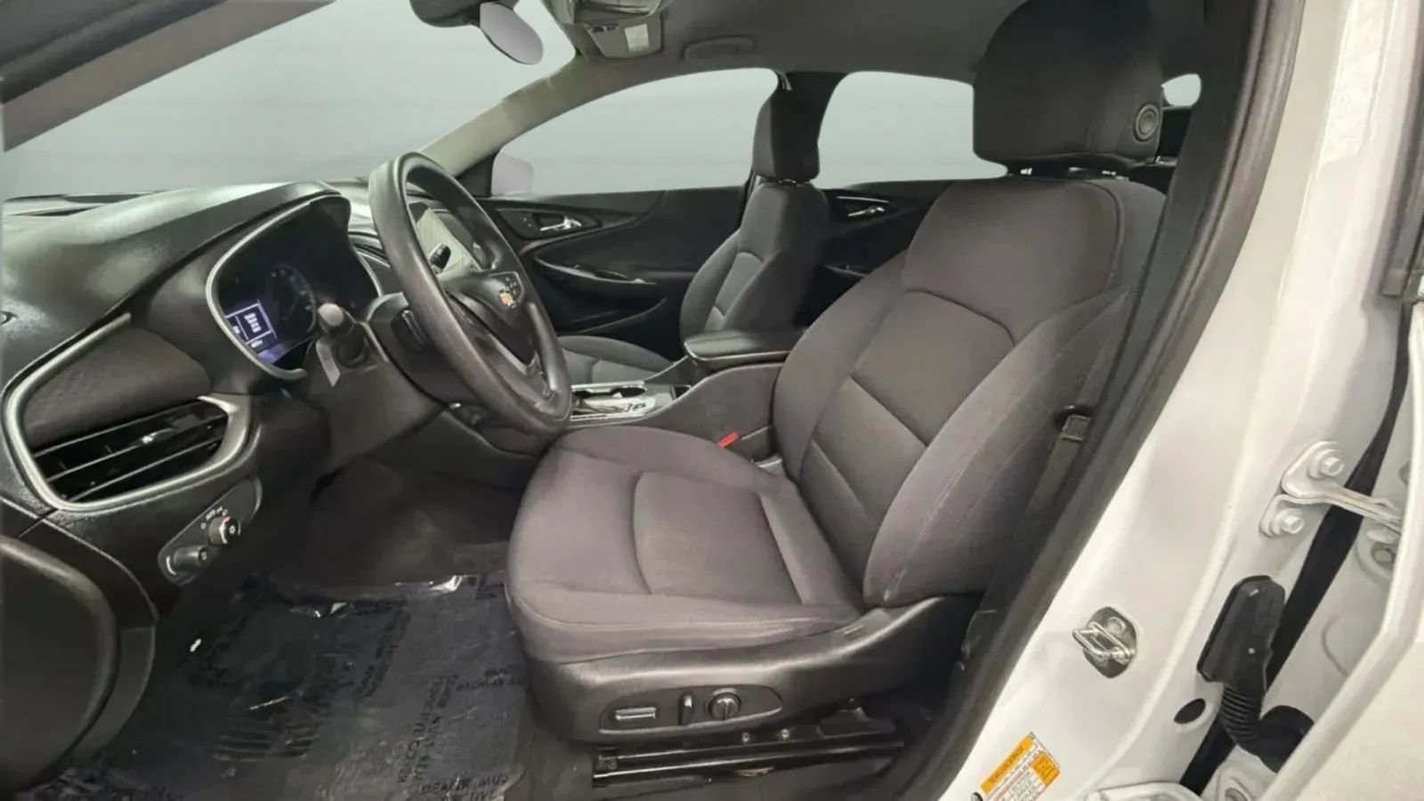 Used 2022 Chevrolet Malibu LT FWD image 21