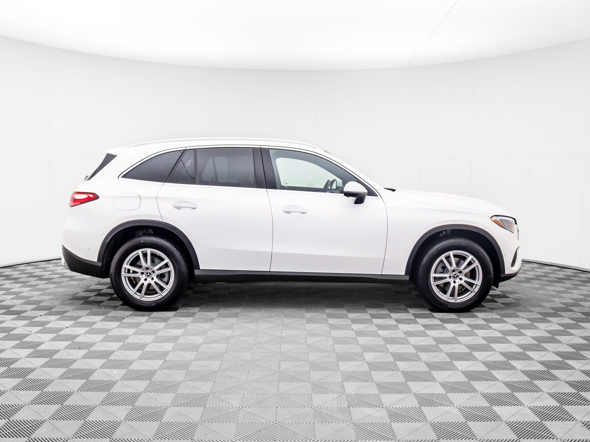 Certified 2025 Mercedes-Benz GLC 300 4MATIC image 7