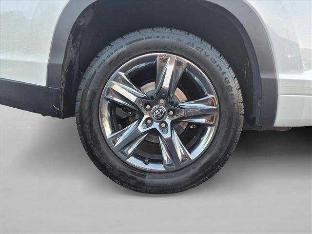 Used 2017 Toyota Highlander Limited Platinum FWD image 21