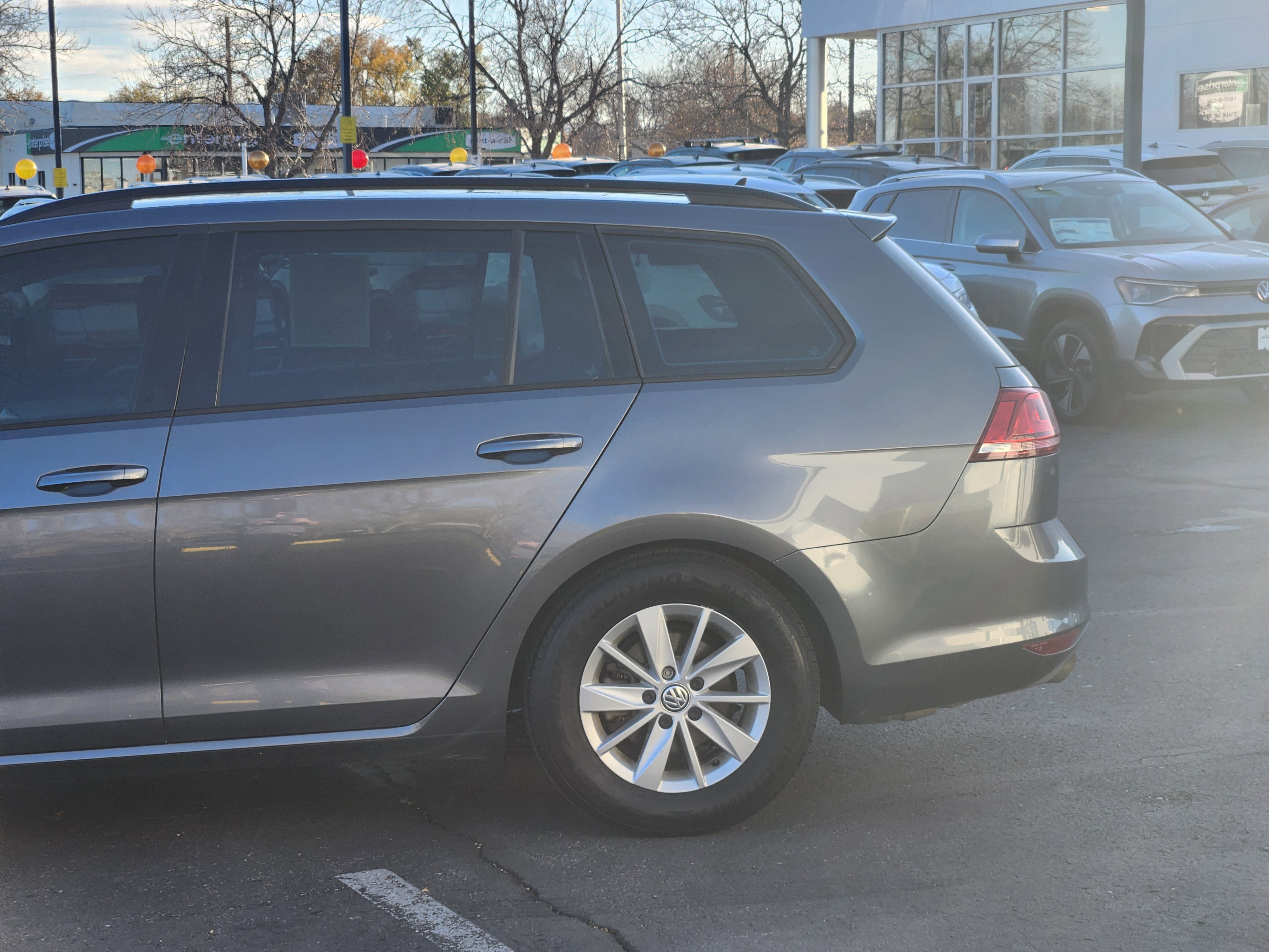 Used 2016 Volkswagen Golf S image 4
