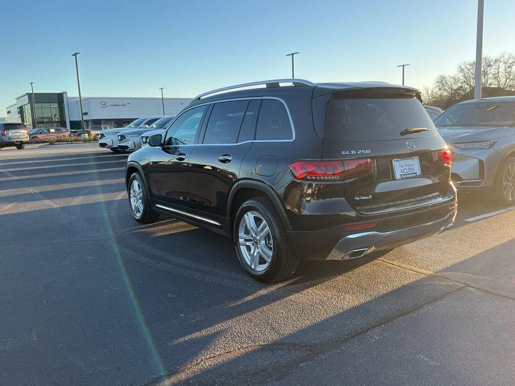 Used 2022 Mercedes-Benz GLB 250 image 3