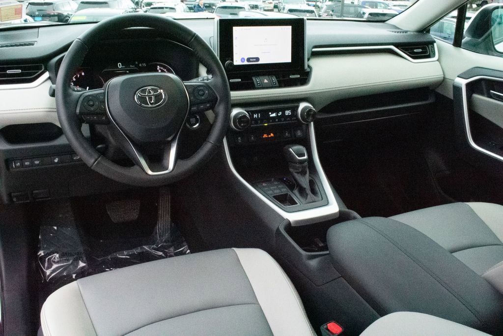 Used 2025 Toyota RAV4 XLE Premium image 21