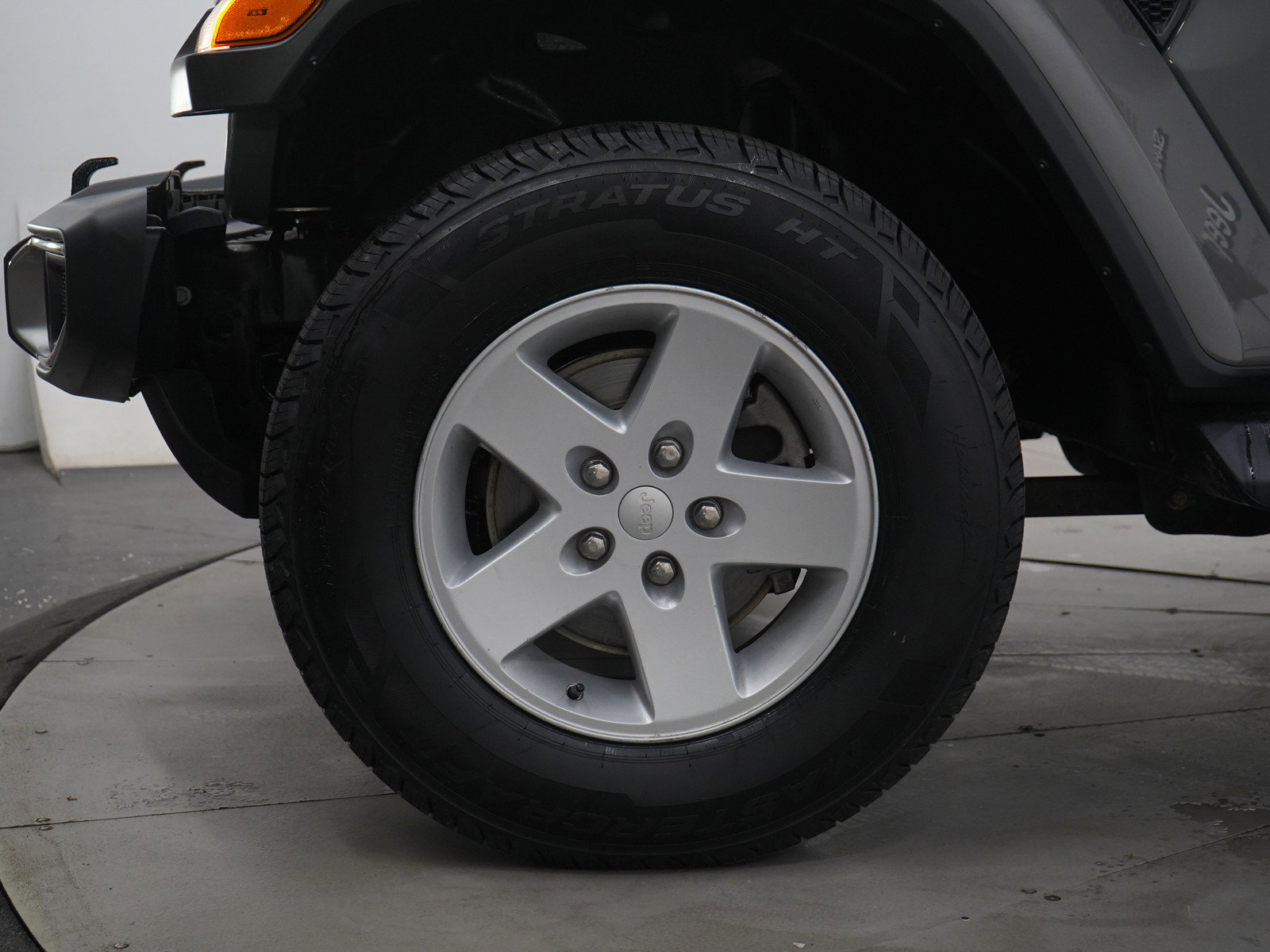 Used 2018 Jeep Wrangler Unlimited Sahara w/ Cold Weather Group image 29