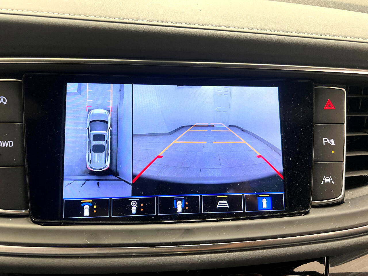 Used 2024 Buick Enclave Premium image 42