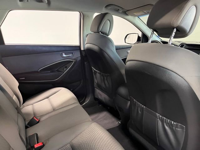 Used 2017 Hyundai Santa Fe SE image 12