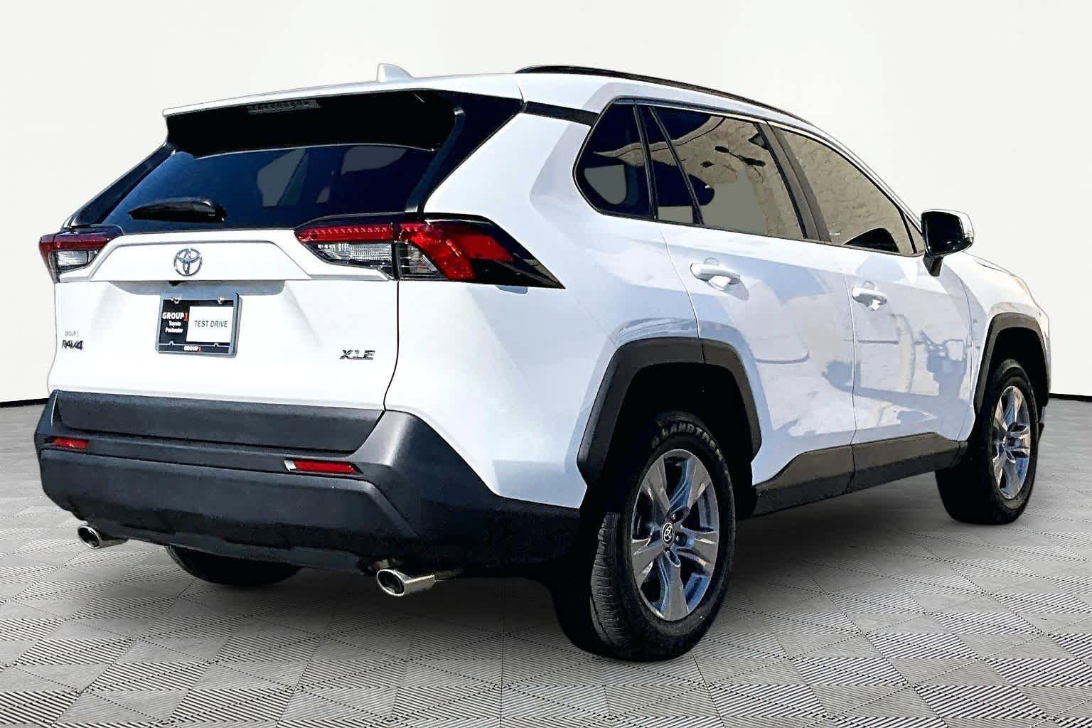 Used 2023 Toyota RAV4 XLE w/ Convenience Package FWD image 13