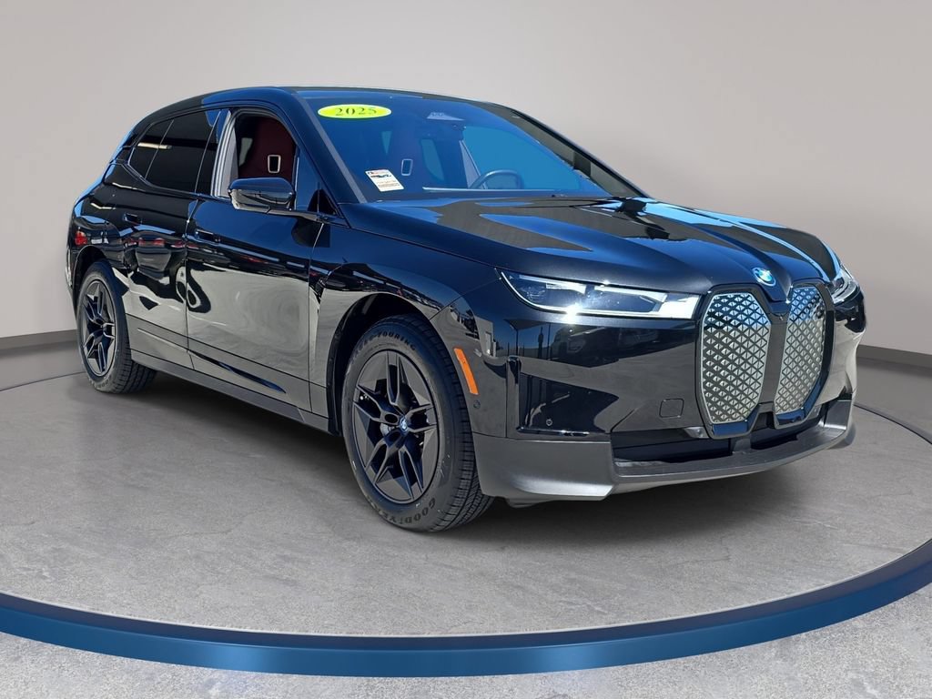 Used 2025 BMW iX xDrive50 w/ Convenience Package AWD/4WD image 4