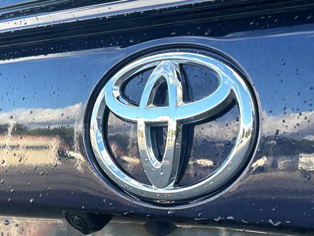 Used 2020 Toyota RAV4 XLE w/ Convenience Package AWD/4WD image 16