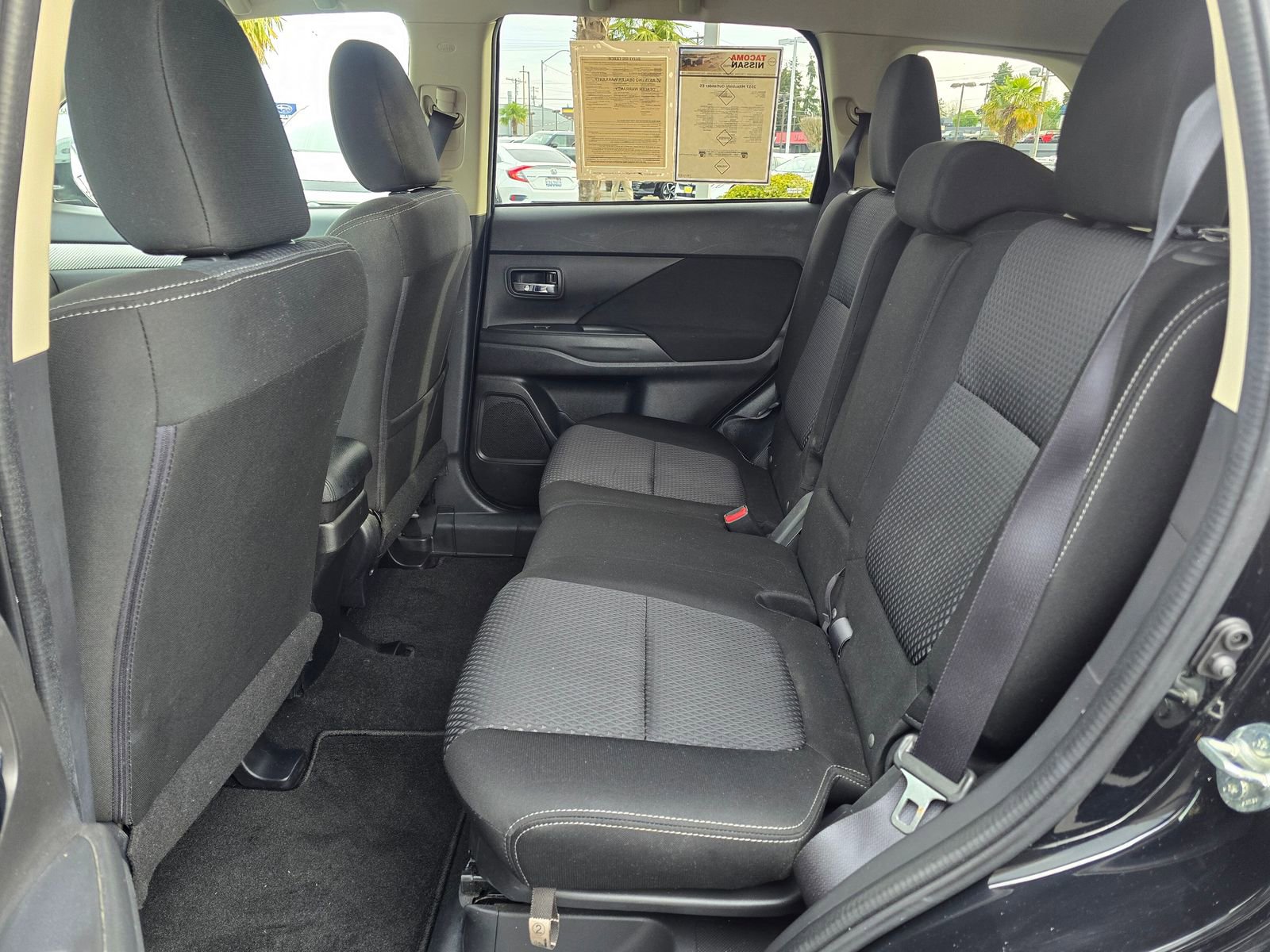 Used 2017 Mitsubishi Outlander ES image 30