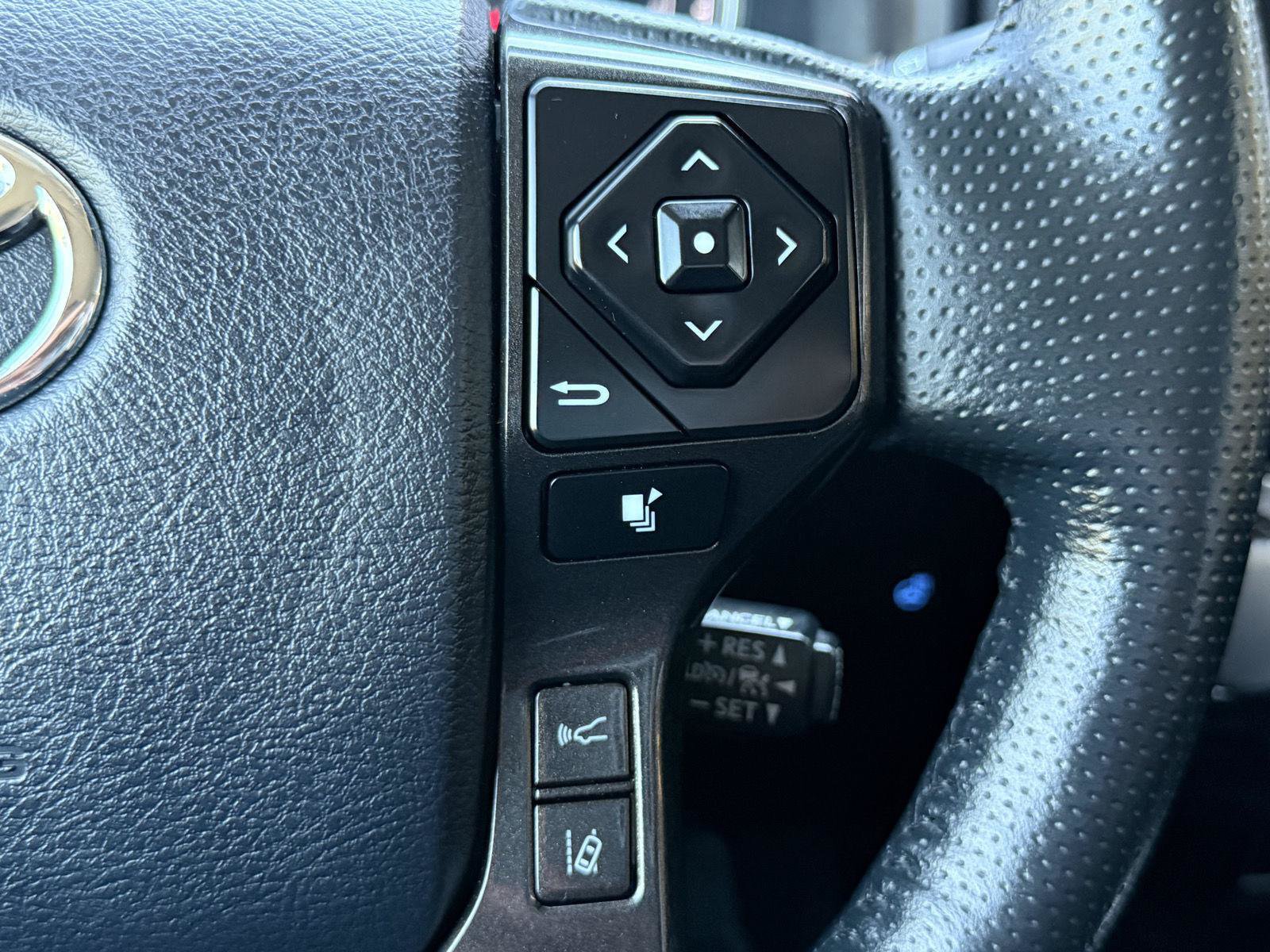 Certified 2024 Toyota 4Runner TRD Off-Road Premium w/ Off Road Premium Plus Package AWD/4WD image 28
