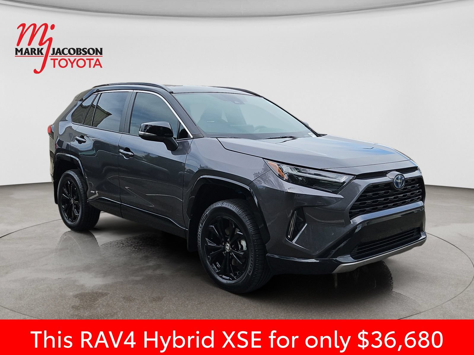 Used 2024 Toyota RAV4 XSE AWD/4WD image 5