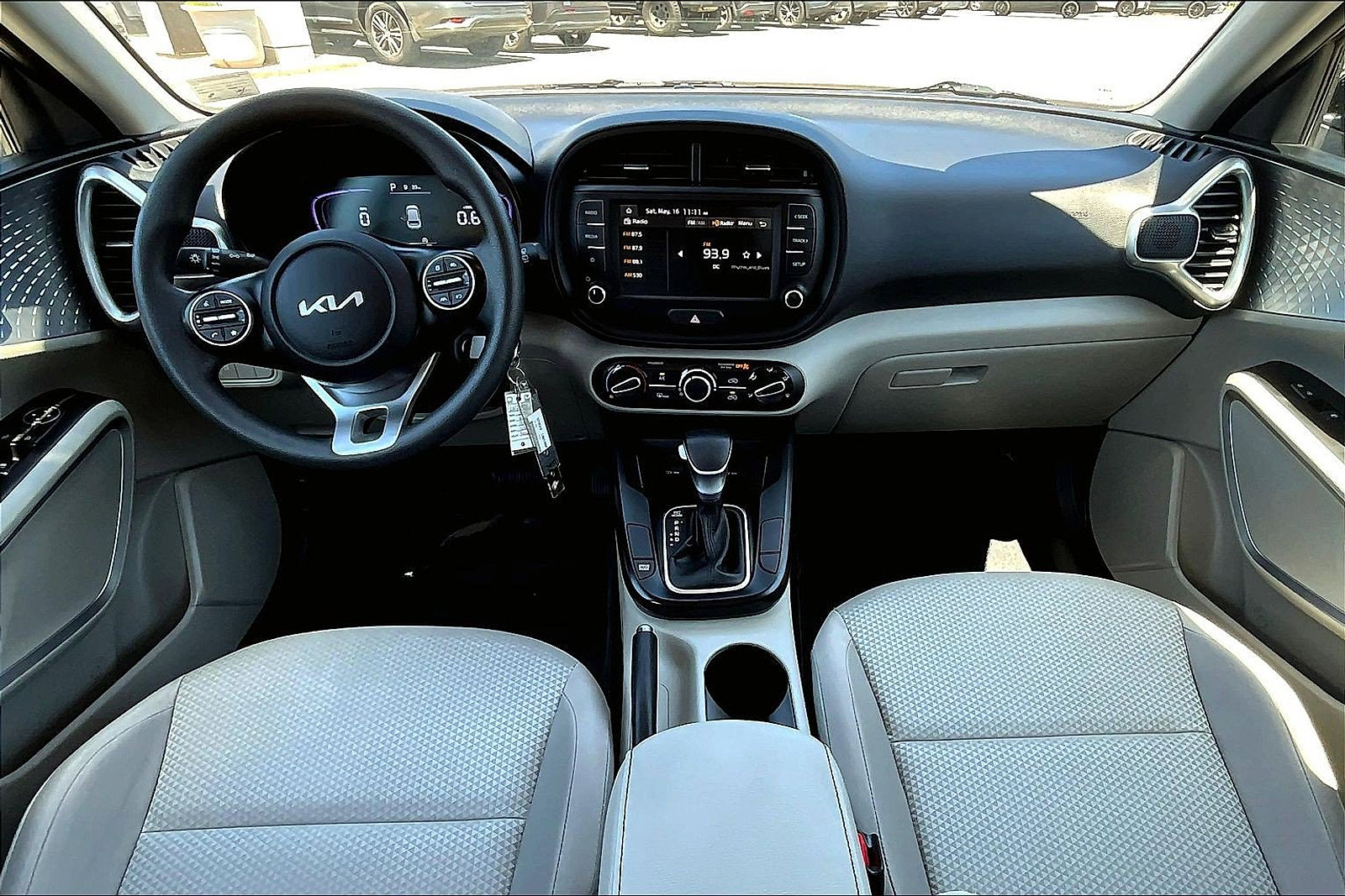 Used 2025 Kia Soul LX FWD image 15