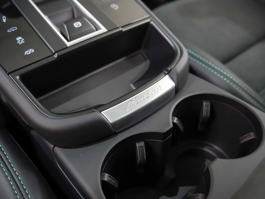 Certified 2026 Porsche Macan GTS image 34