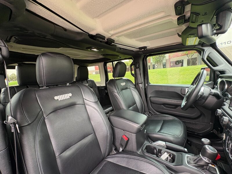 Used 2018 Jeep Wrangler Unlimited Sahara AWD/4WD image 13