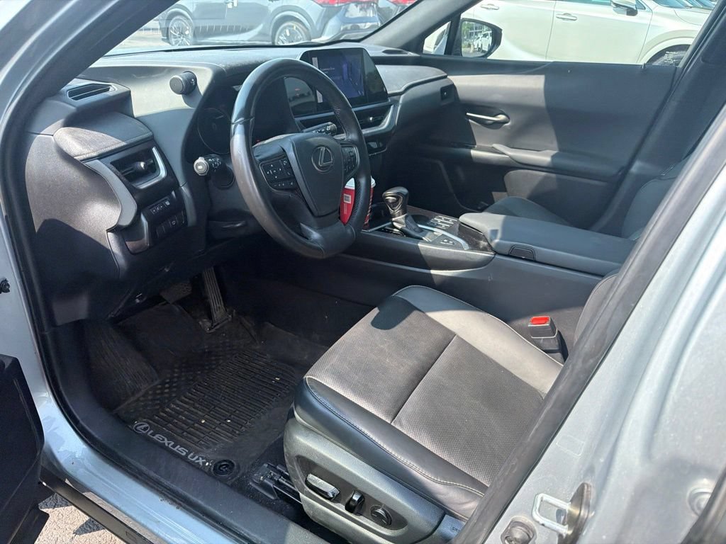 Certified 2024 Lexus UX 250h F Sport AWD/4WD image 31