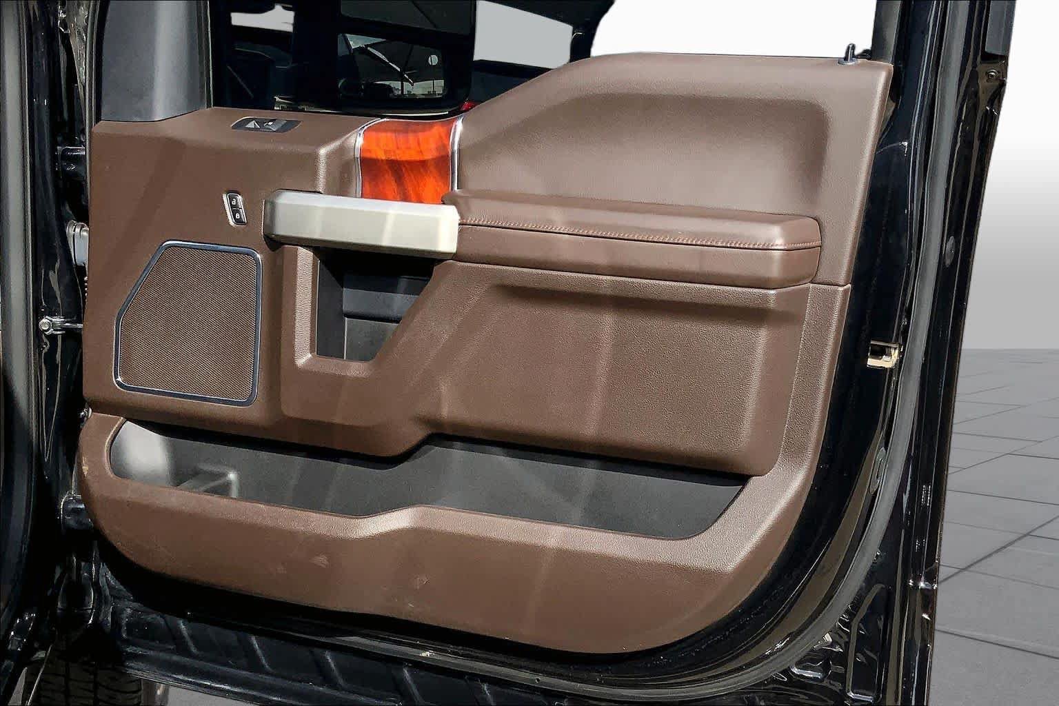 Used 2022 Ford F250 King Ranch w/ King Ranch Ultimate Package AWD/4WD image 21