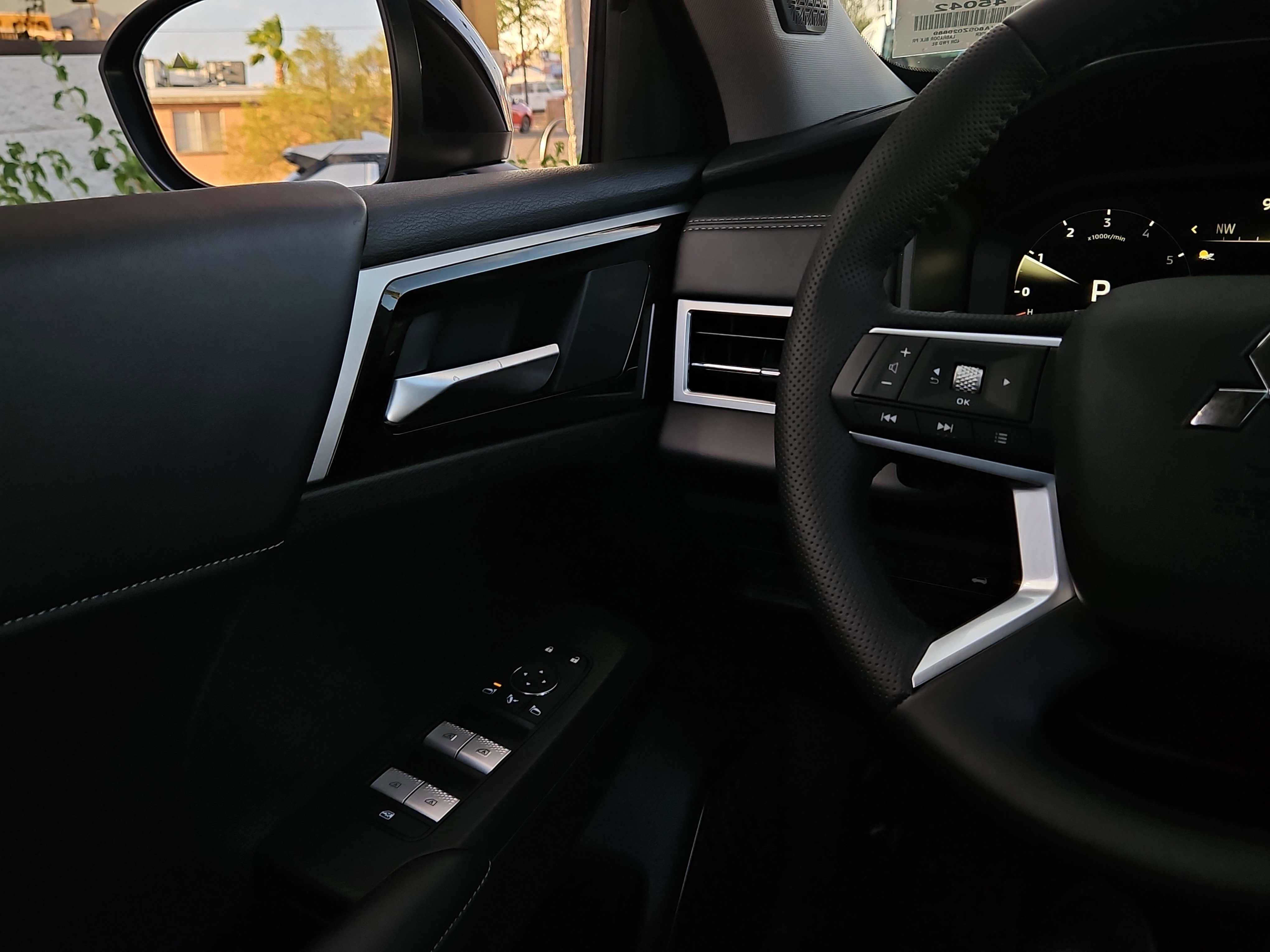 New 2025 Mitsubishi Outlander SE image 20