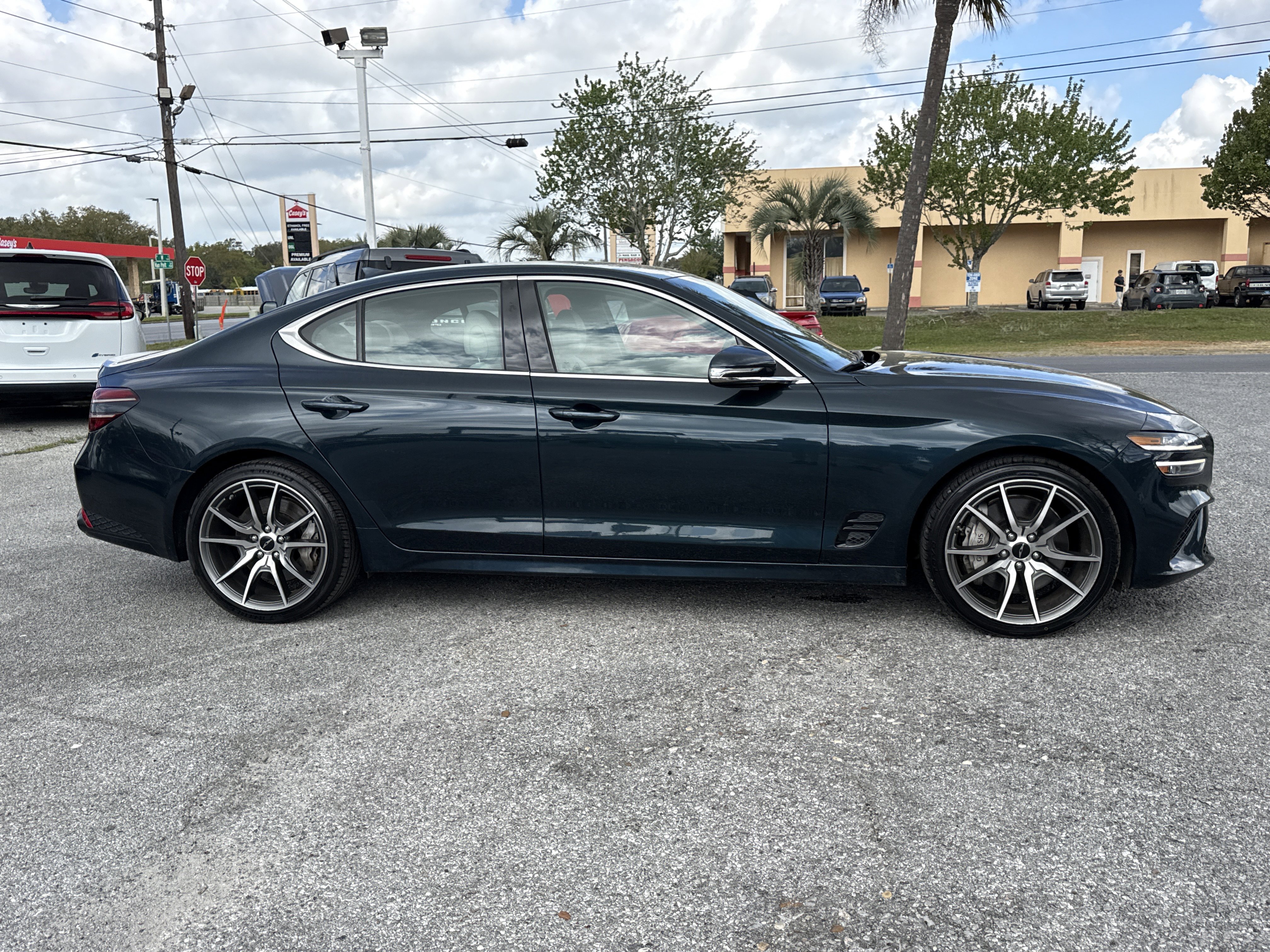 Used 2024 Genesis G70 2.5T image 6