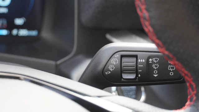 Used 2025 Ford Explorer ST-Line w/ ST-Line Street Pack AWD/4WD image 33
