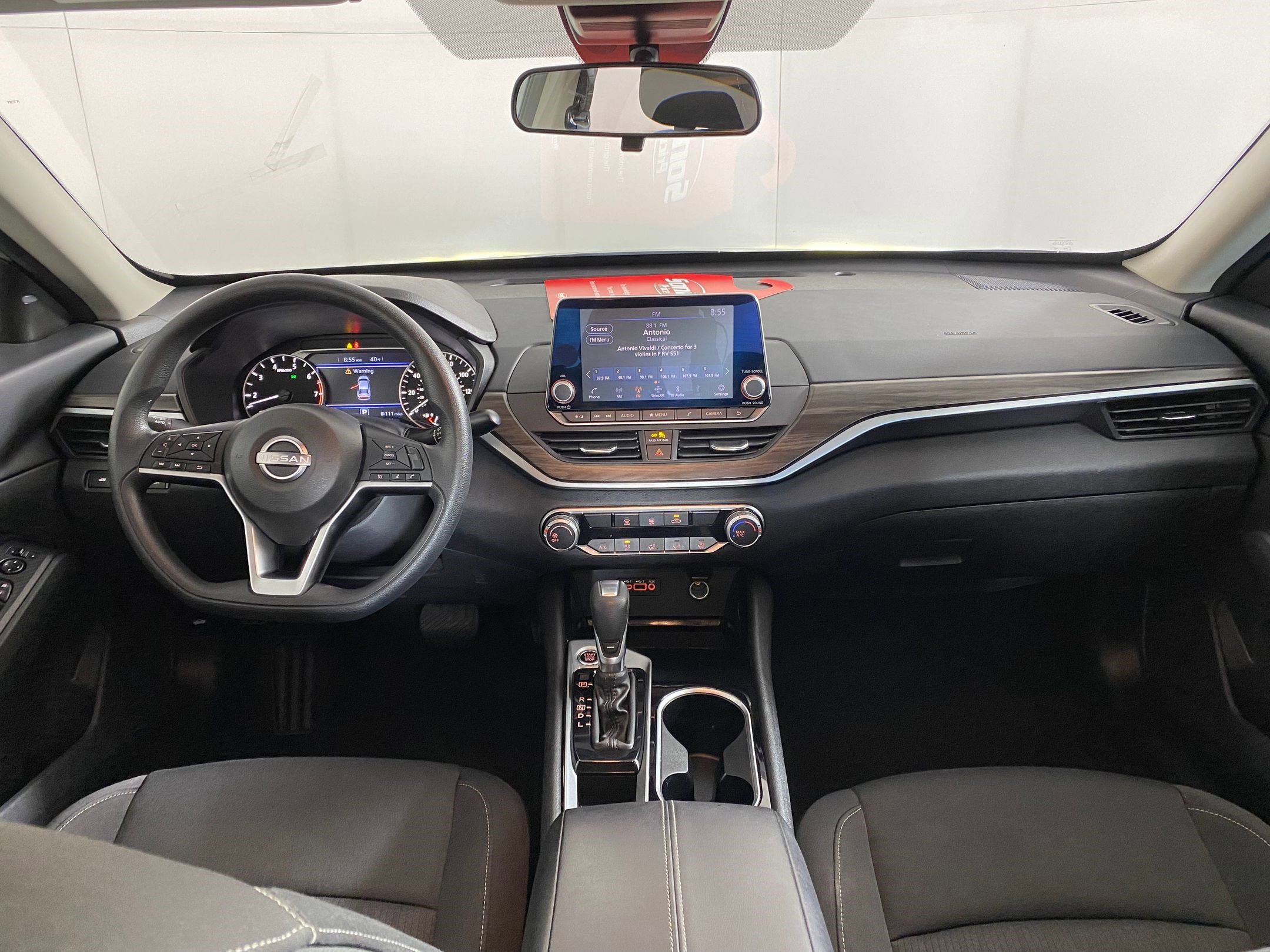 Used 2024 Nissan Altima 2.5 SV image 14