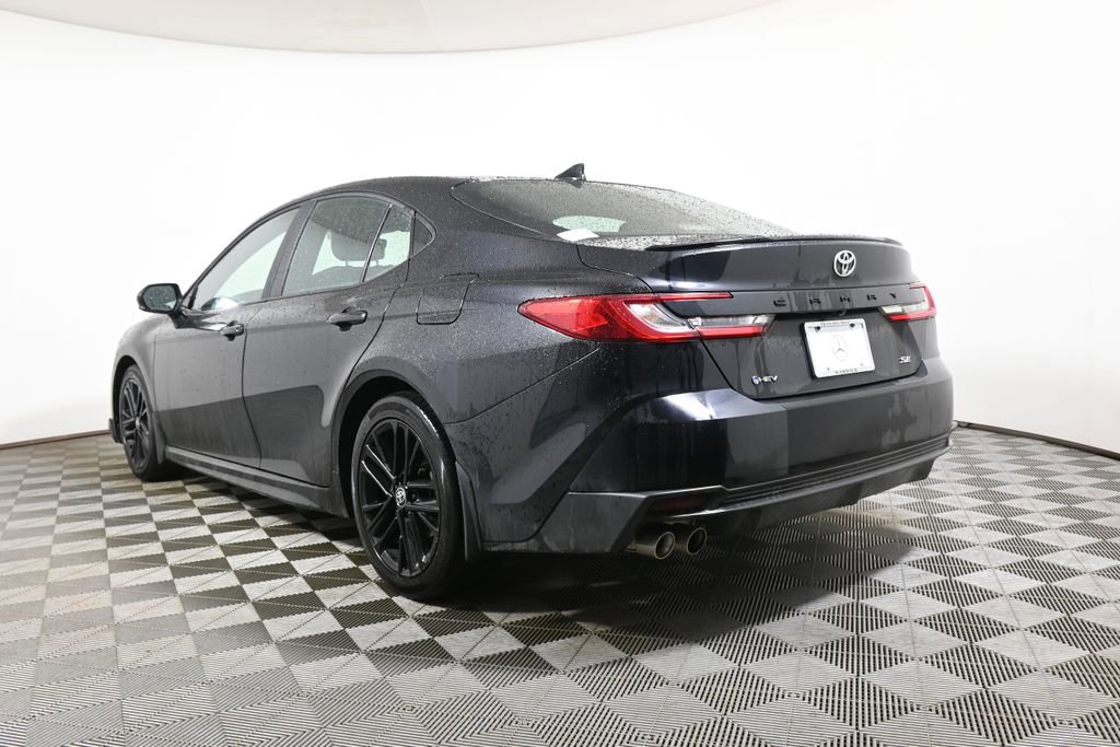 Used 2025 Toyota Camry SE w/ Convenience Package image 5