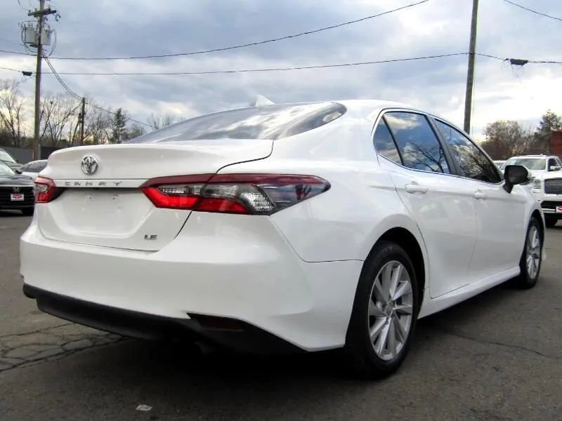 Used 2022 Toyota Camry LE image 7