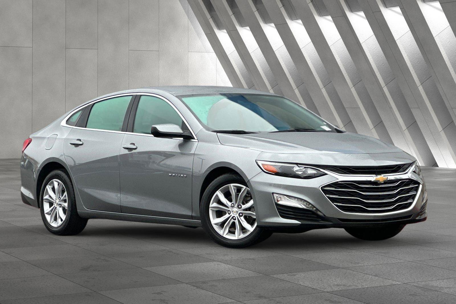Used 2023 Chevrolet Malibu LT image 2